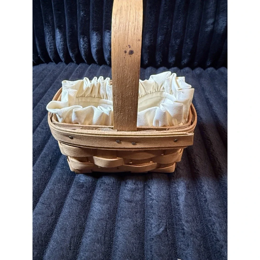LONGABERGER 1988 Small Basket With Fabric Liner Excellent Condition 6